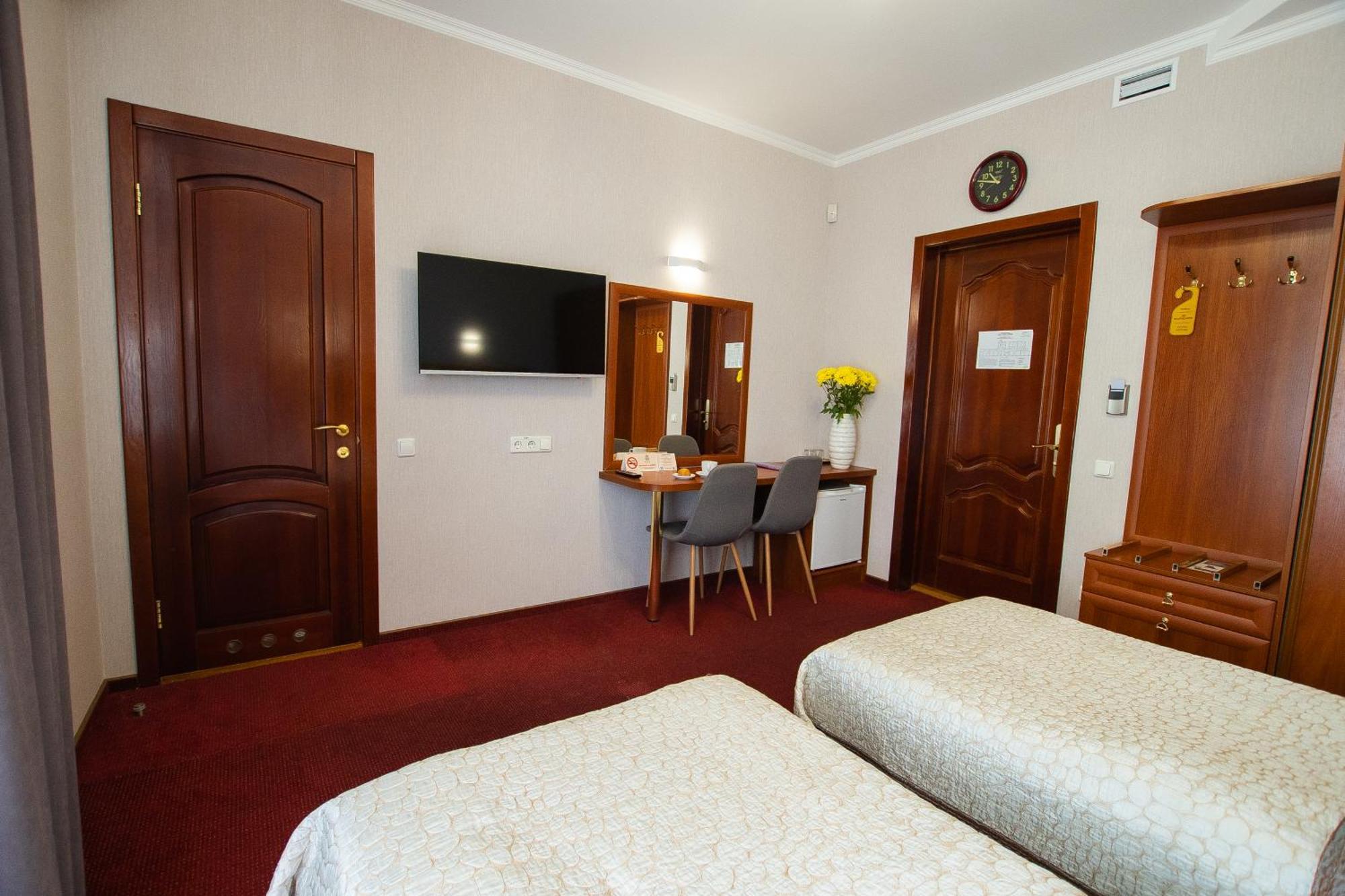 Grand Christer Hotel Kiew Zimmer foto