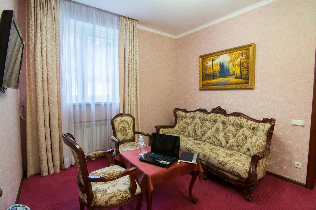 Grand Christer Hotel Kiew Exterior foto