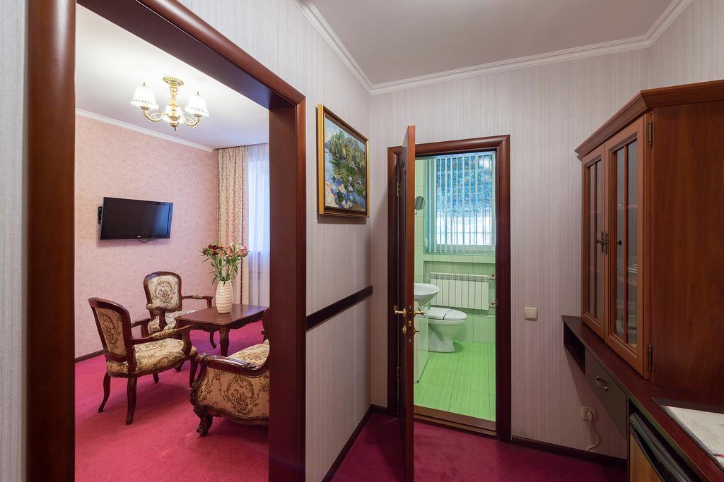 Grand Christer Hotel Kiew Exterior foto